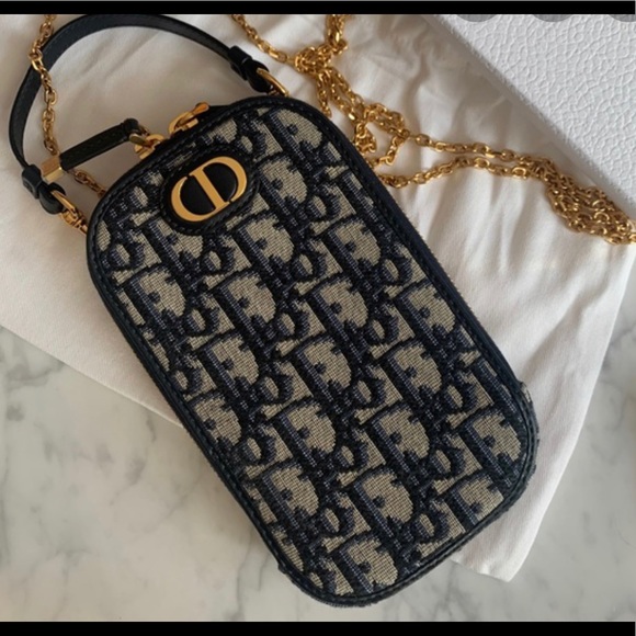 Dior Handbags - Dior 30 Montaigne phone holder